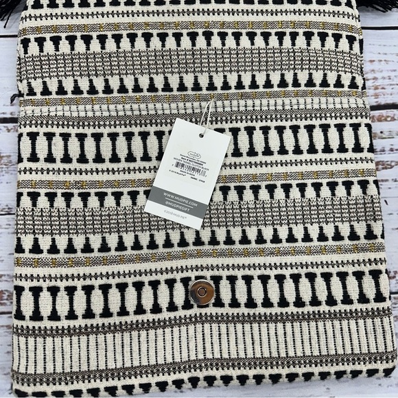 Mud Pie Black & Off White Woven Tassel Clutch New - Picture 8 of 11